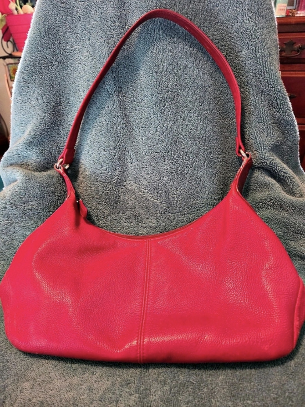 Wilson's Leather Shoulder Bag in Red Like New